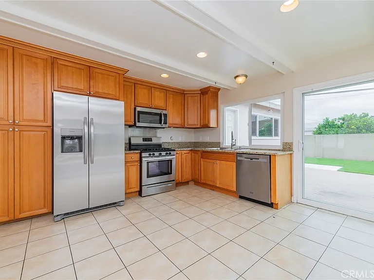 16752 Leafwood Cir — Photo 11