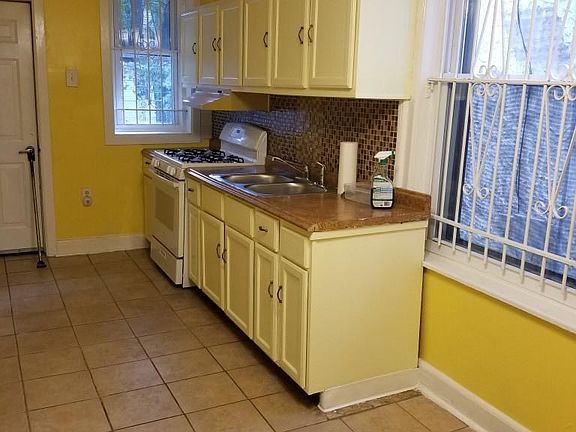 4th image of 5546 Catharine St