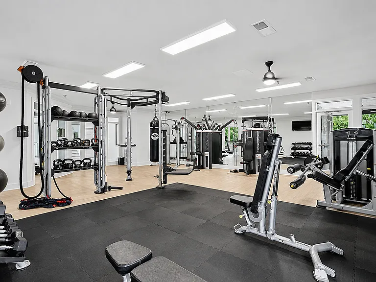 Avana Court — Photo 33