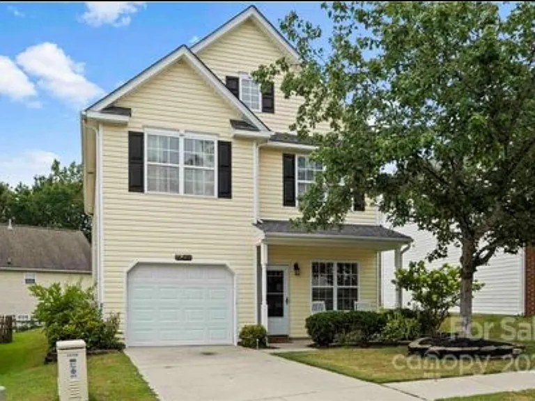 12148 Honor Guard Ave — Photo 1