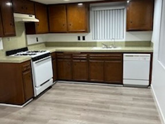 5th image of 12132 Downey Ave #102