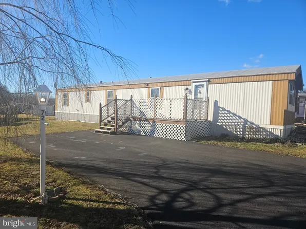 72 Circle Dr, Columbia, PA 17512