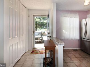 8350 Bark Tree Ct, Springfield, VA 22153