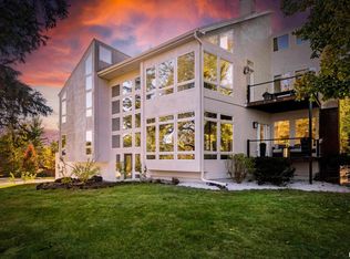 4119 N Grandview Dr, Peoria, IL 61614