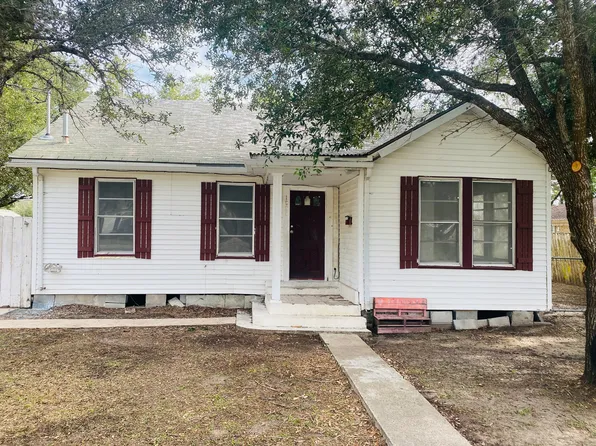 1006 Depot St, El Campo, TX 77437