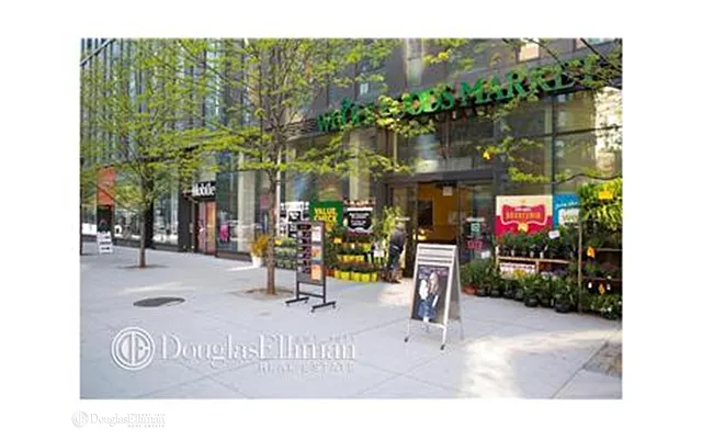 Sold by Douglas Elliman | media 17