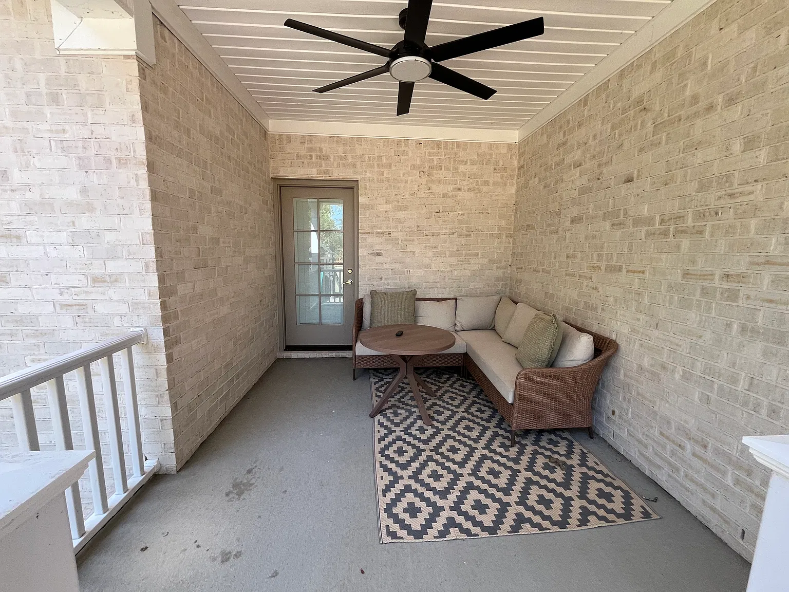 2 bed, 996 sqft, $1,750 — Photo 3