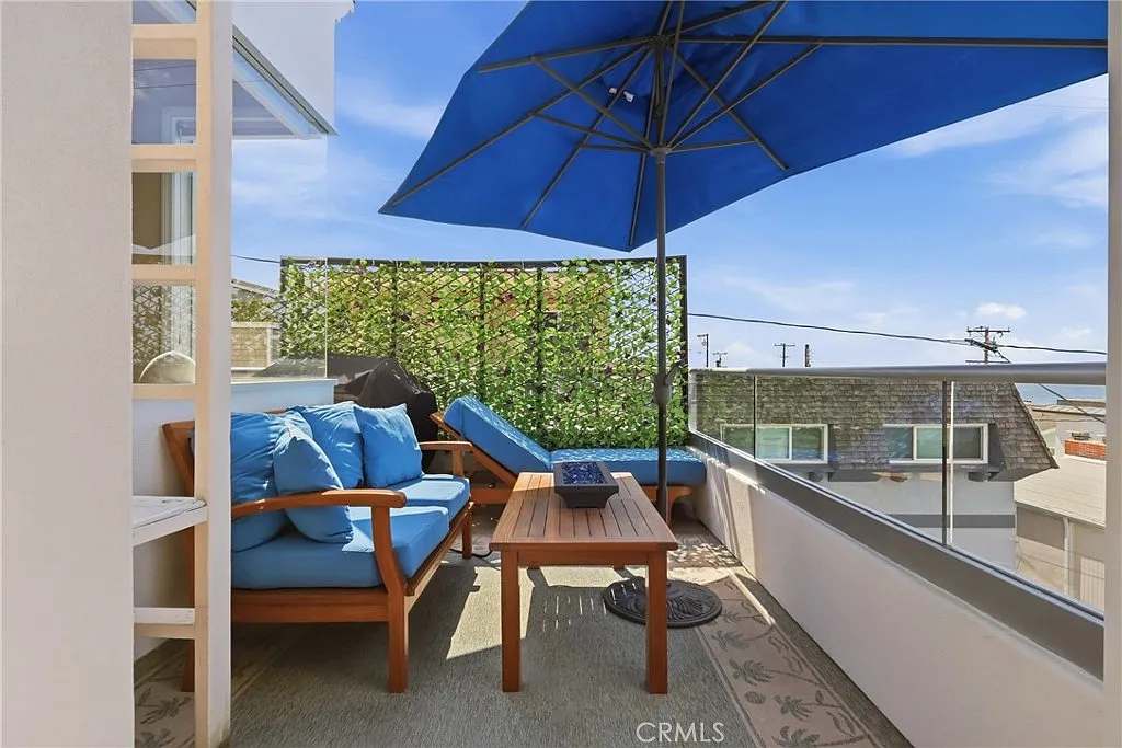 3 bed, 3.5 bath, 1954 sqft, $14,000 — Photo 2