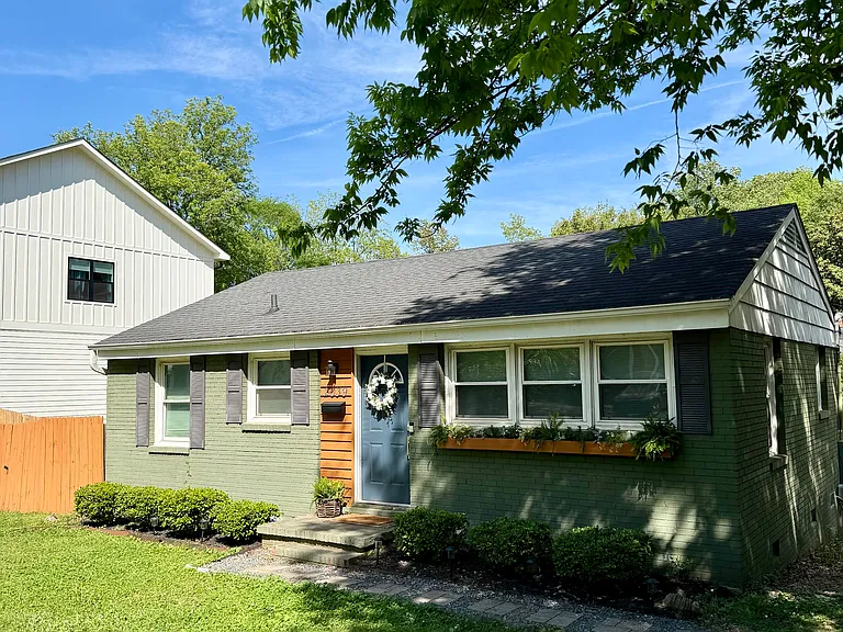 2039 Camp Greene St — Photo 1