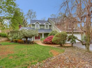 21 Gatehouse Rd, Bedminster, NJ 07921