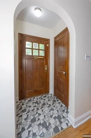4 bed, 3.0 bath, $4,500 — Photo 2