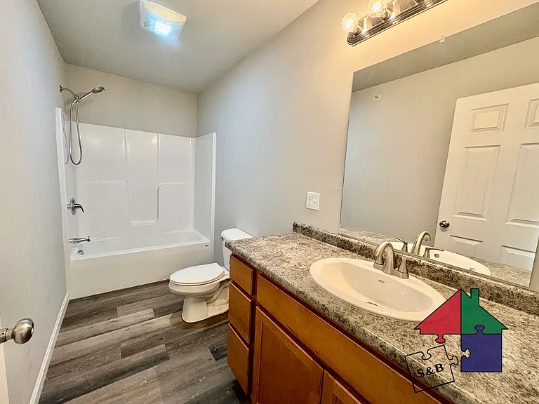 42 Green St #103 — Photo 23