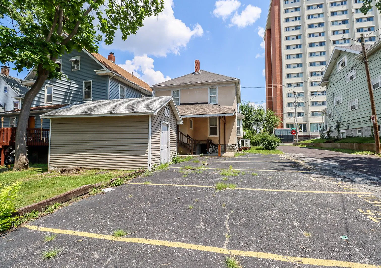 303 Waugh St — Photo 1