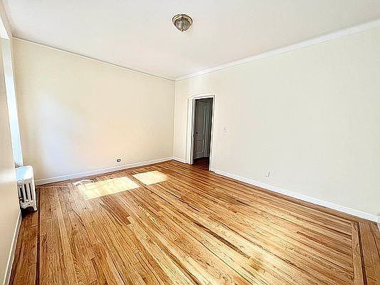2nd image of 231 E 58th St #4B
