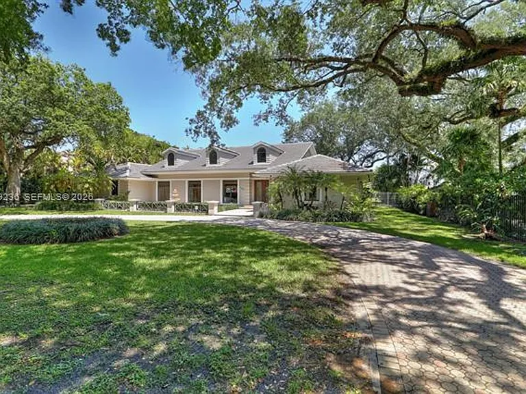3425 Alhambra Cir — Photo 3