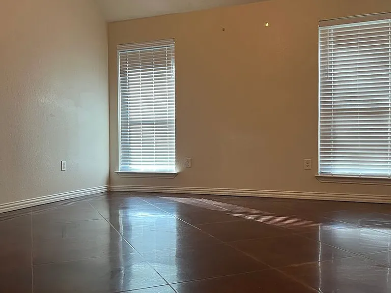 330 Jade Ln — Photo 12