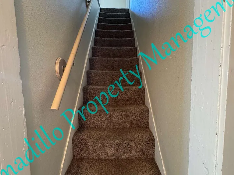 515 1/2 S Meldrum St — Photo 7