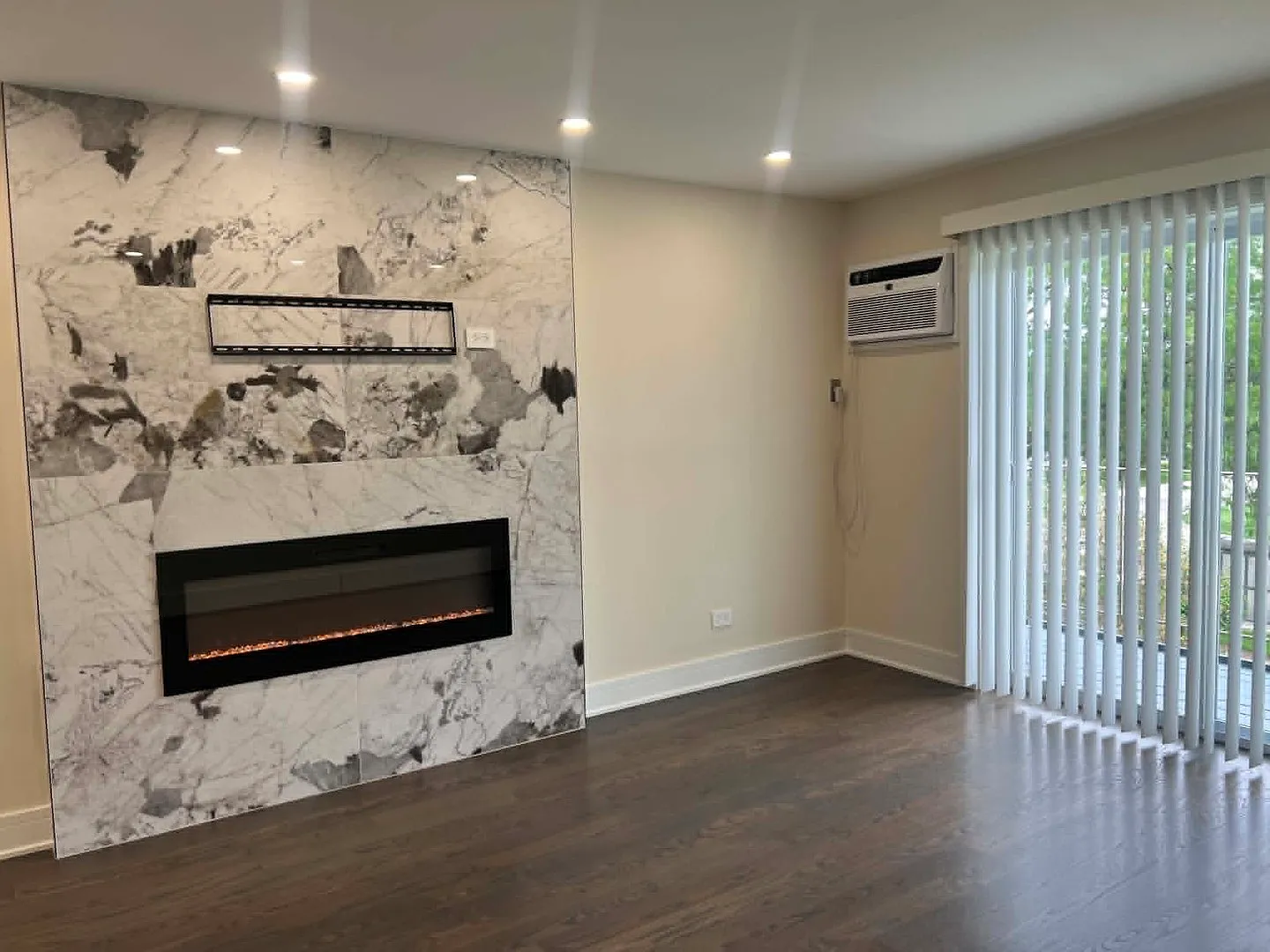 3 bed, 1250 sqft, $2,400 — Photo 4