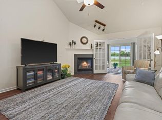 910 Waters Edge Ct, Marshall, WI 53559