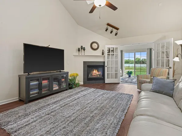 910 Waters Edge COURT, Marshall, WI 53559