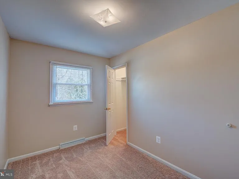 10605 Willetts Crossing Rd — Photo 16