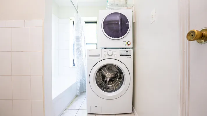 Rented by Nooklyn NYC LLC | media 28