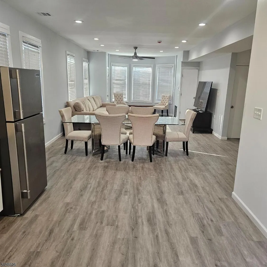 3 bed, 2.5 bath, $3,000 — Photo 3