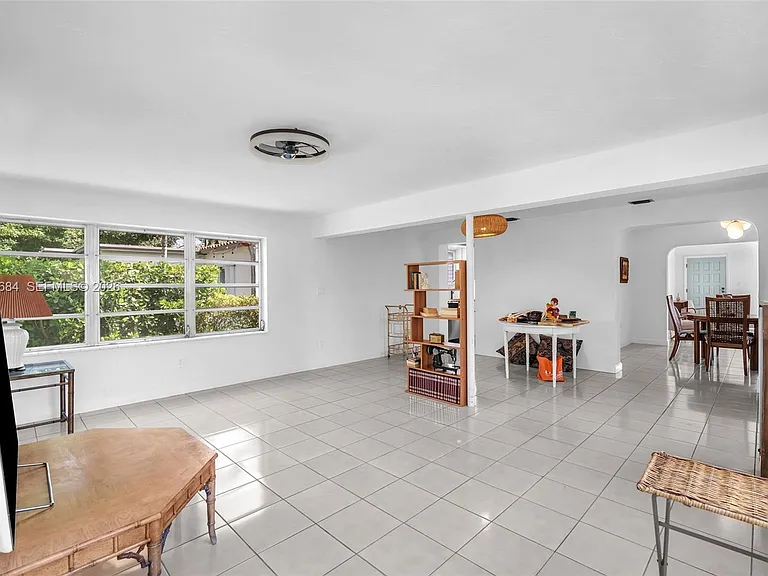 2420 SW 21st Ave — Photo 13