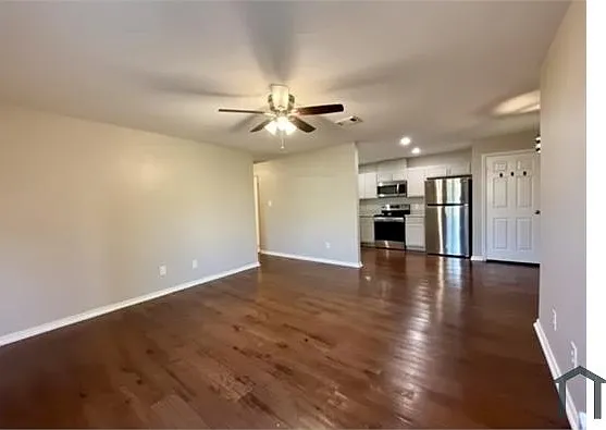 2 bed, 954 sqft, $1,900 — Photo 3