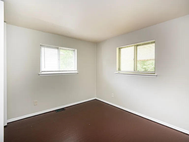 10409 Count Dr — Photo 12