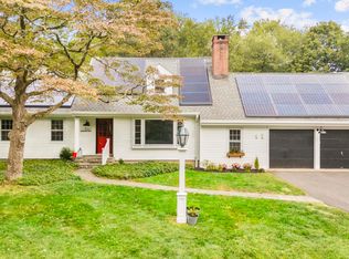 340 Merwins Ln, Fairfield, CT 06824
