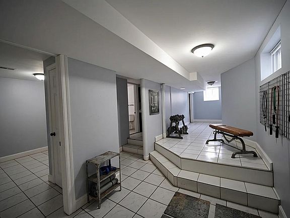 5th image of 203 Stegman St #1