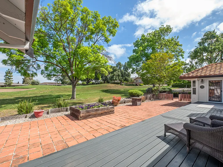 945 S Ridgemark Dr — Photo 22