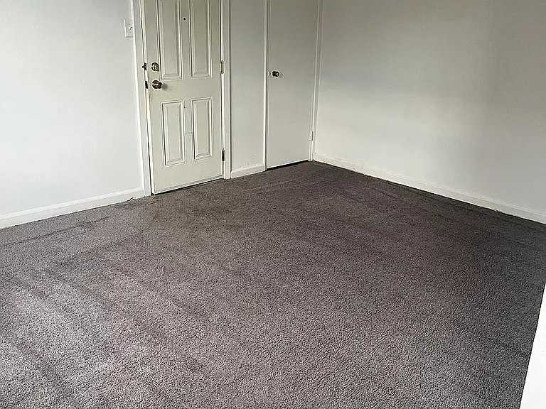 6300 Hasbrook Ave #B1 — Photo 2