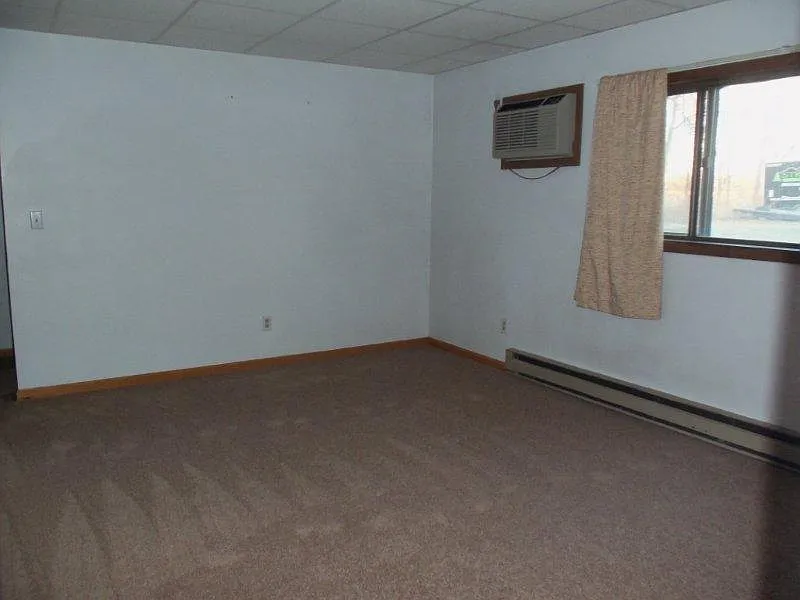 Building Photo - 1504 Sioux Ave