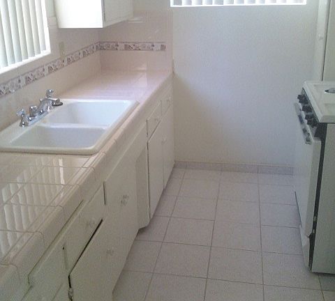 4th image of 526 S 1st Ave APT 12
