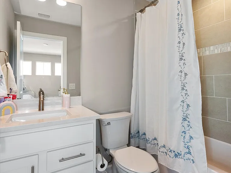 15660 Northridge Rd — Photo 22