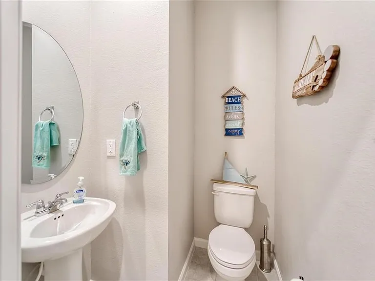 11540 Rolling Green Dr — Photo 5