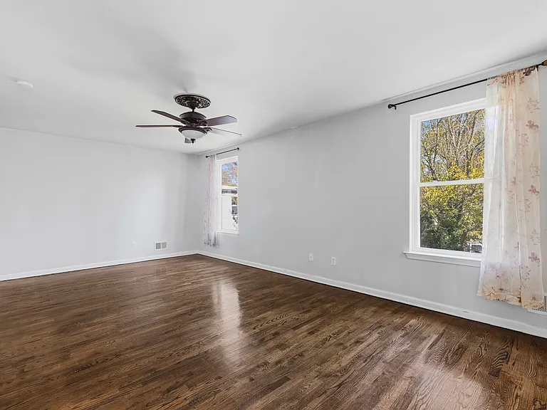 506 Fisher Pl — Photo 10