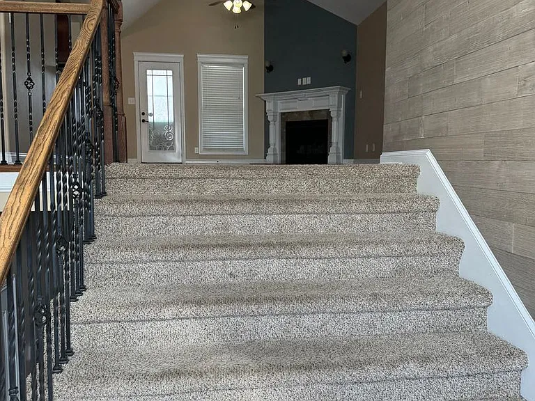 1701 Winterhaven Ct — Photo 2