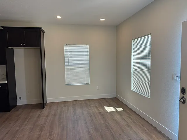 1/2 Acacia Ave — Photo 8