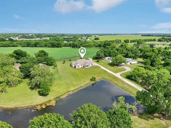 108 N Westlake Dr, Leonard, TX 75452