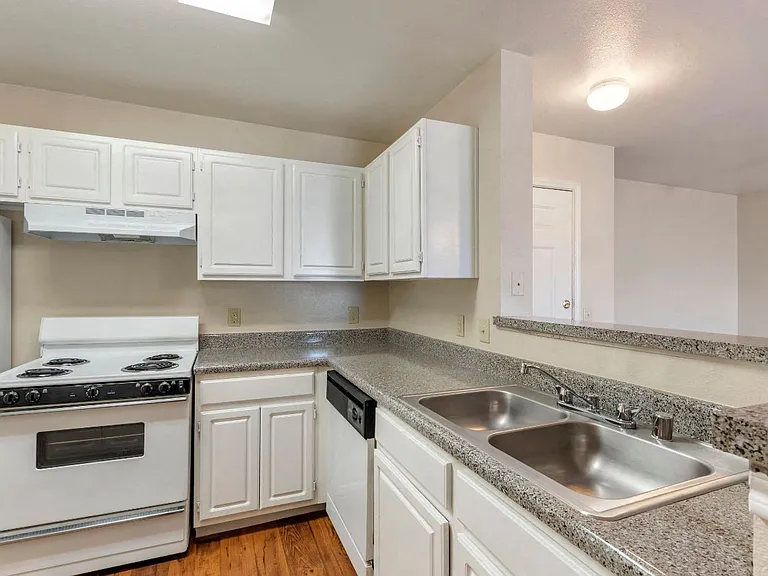 2400 Bolton Boone Dr — Photo 14