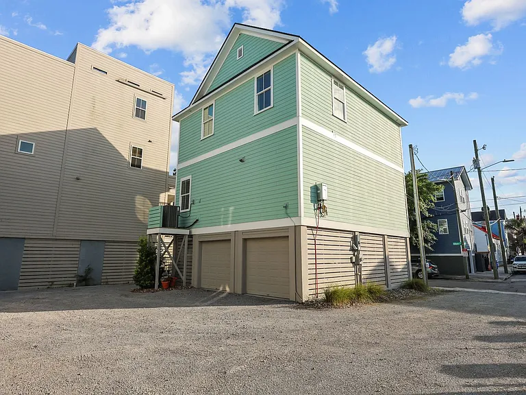 48 Aiken St — Photo 38