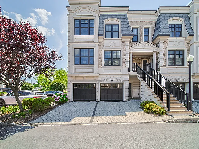 35 Marquis Ct #35 — Photo 1