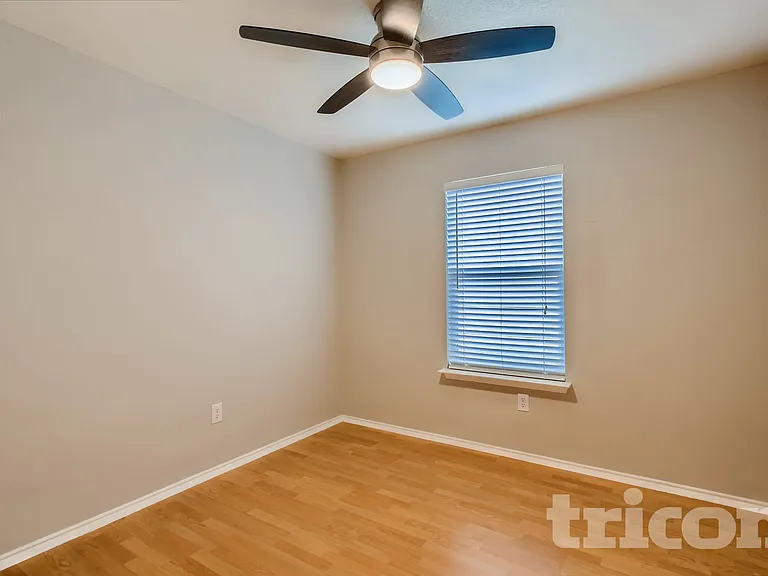 9227 Dublin Hts — Photo 11