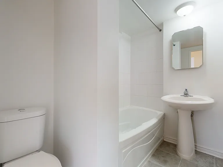 60 Daly Ave — Photo 28
