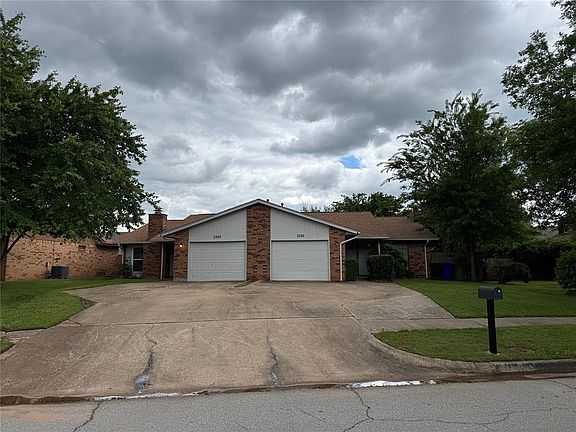 2nd image of 2320 Twisted Oak Dr