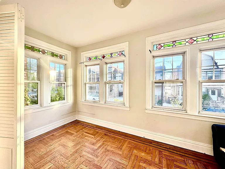 286 Fulton Ave — Photo 3