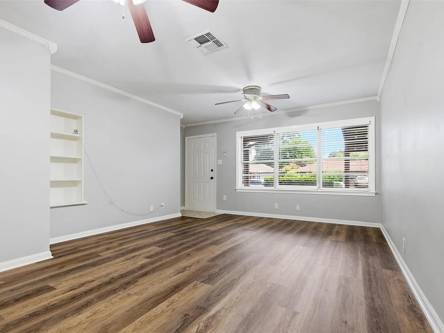4 bed, 1577 sqft, $1,950 — Photo 3